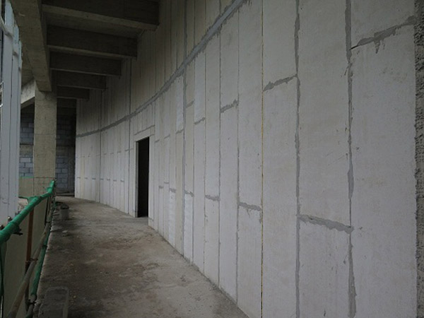 保利时代广场1800平方米复合轻质隔墙板使用中